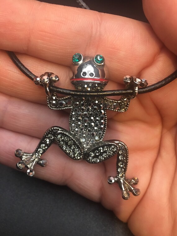 Frog pendant necklace deals