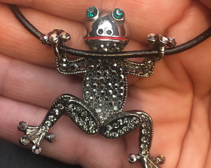 Vintage Frog Necklace, Frog Pendant, Butler and Wilson Frog Necklace,  Frog necklace, Cool Jewellery, Frog Jewellery, fantastic rare piece