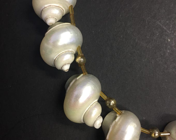 Rare vintage shell necklace with divine quality