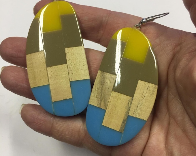 Cool vintage earrings, fabulous statement piece.