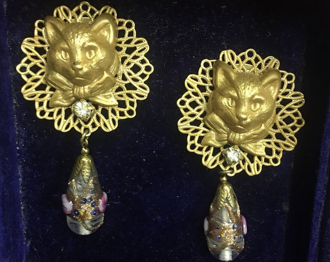 Vintage Cat earrings, Cat Earrings, Cat Jewellery, Vintage earrings, Cat Lover's dream, fantastic design.