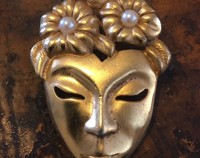 Vintage Face Brooch, Face Brooch,  vintage Gold face Brooch, Pin, Vintage face Jewellery, Face Brooch, fantastic design piece.