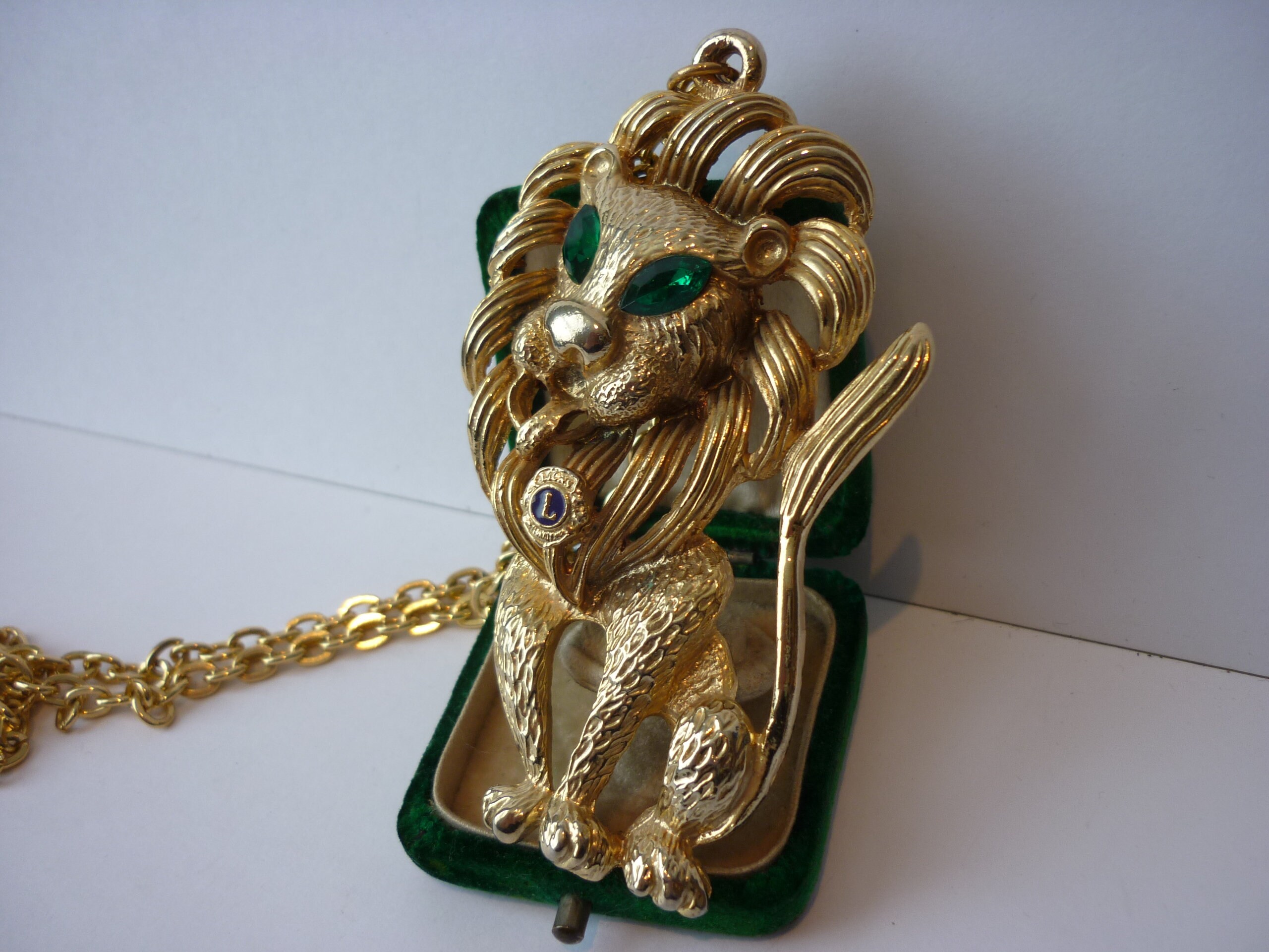 1970's Lion Head Brooch | Vintage