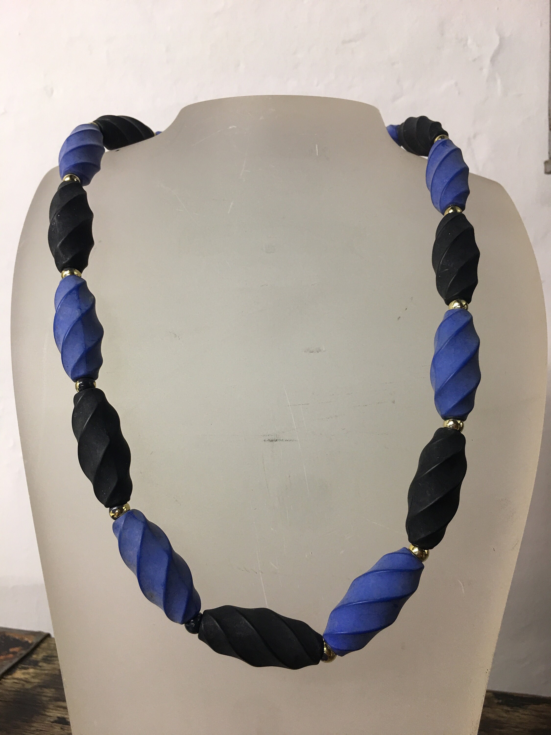 Bijoux fantaisie vintage signés - France