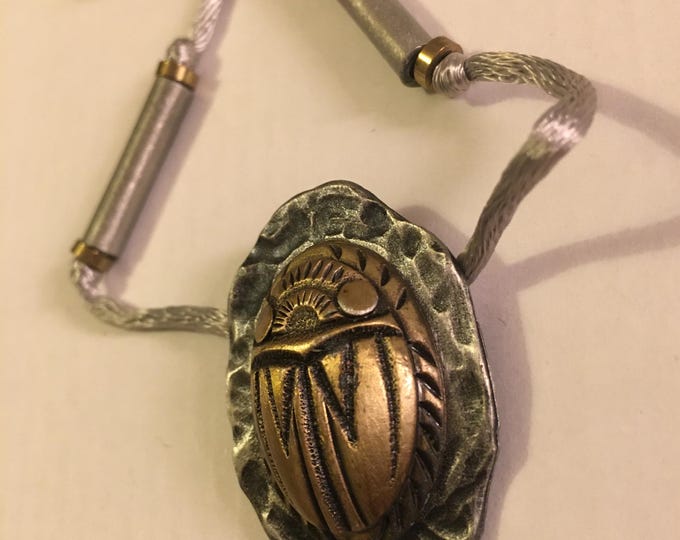 Vintage cool necklace, lovely design piece