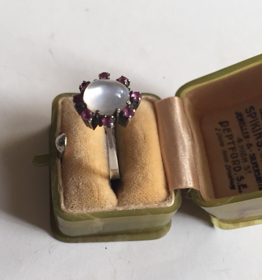 Vintage Silver Moonstone ring, fantastic design