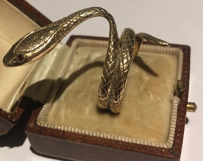Vintage Gold Snake Ring, 9 Ct gold Snake Ring, Snake Jewellery, Snake Design Ring, exquisite statement rare piece.