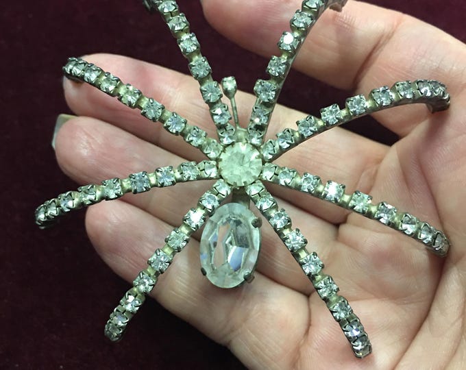 Vintage cool spider brooch. Rare design piece.