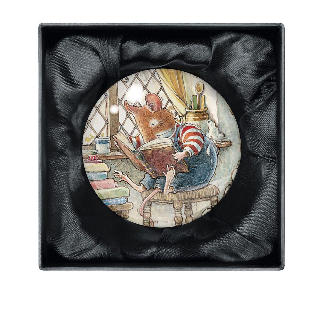 置物 Brambley Hedge Paperweight  Wilfred Reading - Crystal Paperweight - Brambly Hedge - Etsy