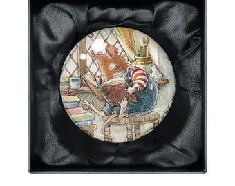 置物 Brambley Hedge Paperweight  Wilfred Reading - Crystal Paperweight - Brambly Hedge - Etsy