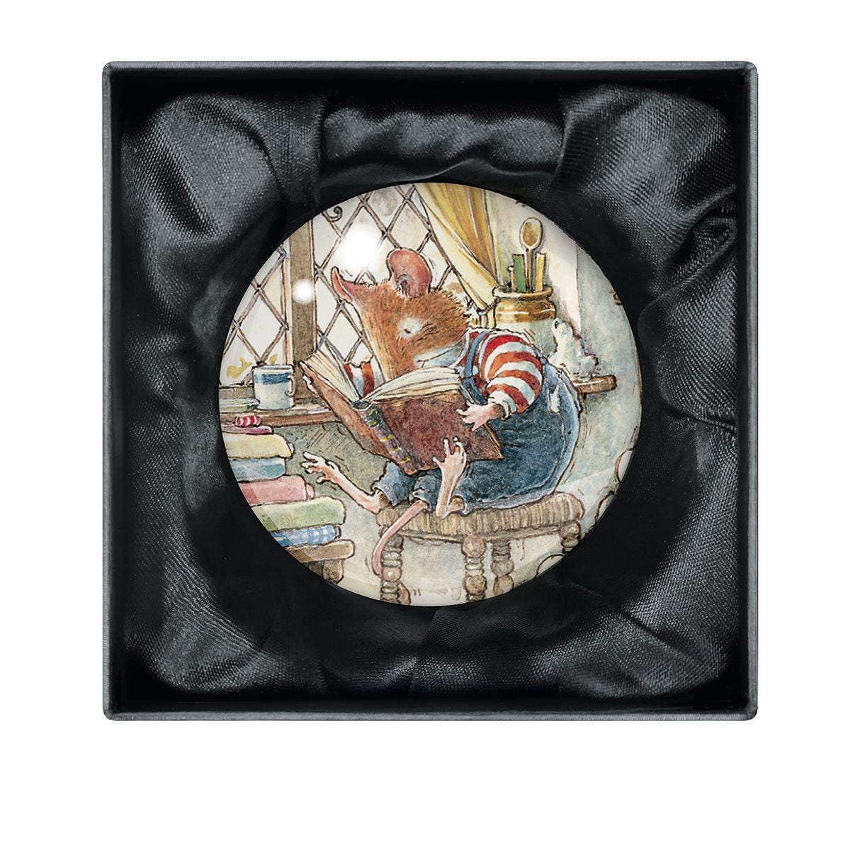 置物 Brambley Hedge Paperweight  Wilfred Reading - Crystal Paperweight - Brambly Hedge - Etsy