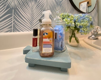 Bandeja elevadora para lavabo de baño en azul costero: decoración de casa de playa