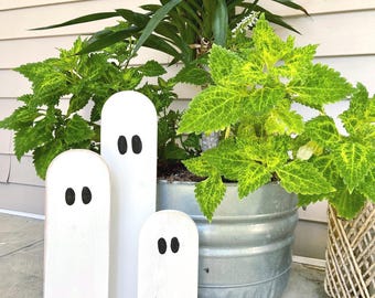 Wooden Ghost Set, Hand Painted Halloween Decor, Ghost Shelf Sitters, Farmhouse Halloween Decor, Tiered Tray Decor, Neutral Halloween
