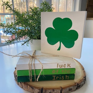 St. Patrick&#39;s Day Decor: Shamrock Sign & Book Stack Bundle