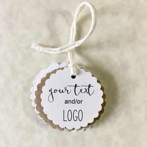 Custom Scalloped Tags - mini scallop circle tags 1.5" diameter . kraft brown, bright white, or ivory tags, bakers twine ties . personalized