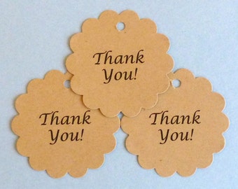 Etiquetas de agradecimiento redondas festoneadas: etiquetas kraft con lazos de hilo de panadero. etiquetas de flores de margarita. bodas, regalos, productos, bolsas de golosinas, bolsas de regalos