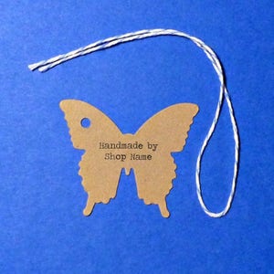 Petites étiquettes papillon kraft de 1,75 x 1,5 po. avec liens en ficelle. Produit personnalisé, prix ou étiquette-cadeau . fournitures de bricolage. Mini fait main par tags