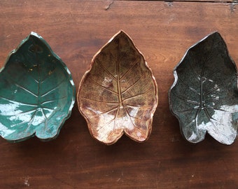 Ceramic Grape Leaf Dish Bread Oil Dish Candle Holder Jewelry Dish Nature Lovers Gift Nature Inspired Wine Lovers Gift