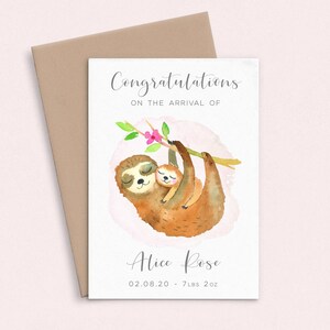 Carte bébé fille paresseux, carte bébé fille personnalisée, carte bébé nouveau-né animal aquarelle, carte de naissance félicitations bébé fille