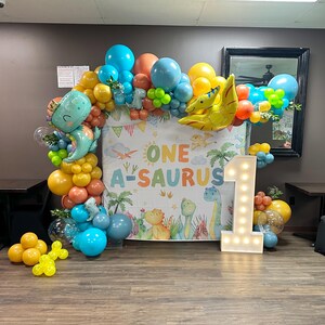 Dinosaur balloons, balloon garland, party decor
