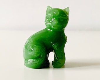Natural Picture Jade Carved Cat Figurine Animal Decor E2440