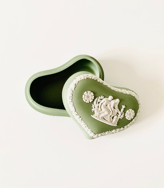 Wedgwood Sage Green Heart Shaped Lid Trinket Box - image 5