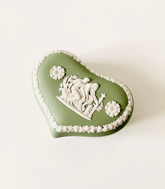Wedgwood Sage Green Heart Shaped Lid Trinket Box - image 4