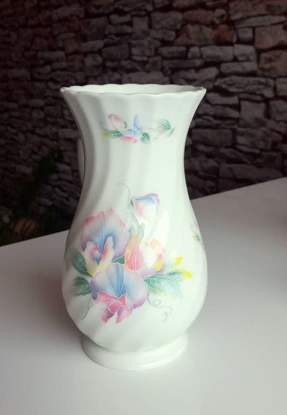 Aynsley Fine Bone China Vase Little Sweetheart Made Etsy
