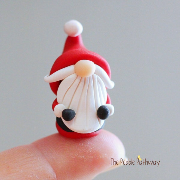 Itty bitty santa gnome - a teeny weeny santa to celebrate christmas