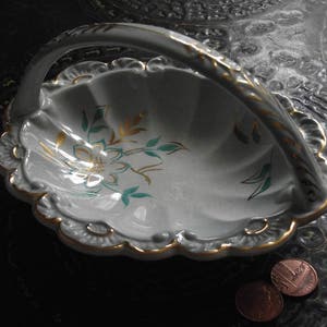 Pretty vintage pale green and gilded china trinket or pin dish. image 2