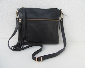 Sac à main bandoulière en cuir noir pour femme Sac personnalisé avec fermeture éclair Cadeau d'anniversaire italien en cuir véritable de taille moyenne