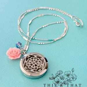 Essential Oil Diffuser Necklace / Diffuser Locket / Aromatherapy Necklace / Essential Oil Locket / Rose / Gift / Friend / Bridesmaid / Wife