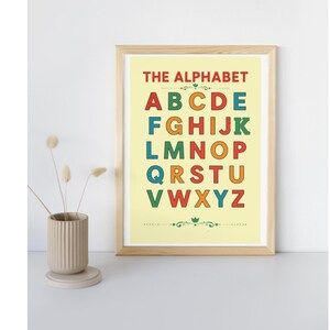 Tragen Sie illustrierte Illustrationen in Englisch, das Alphabet in Englisch Format A4, nummerieren Sie Buch für das Haus, Material von Montessori