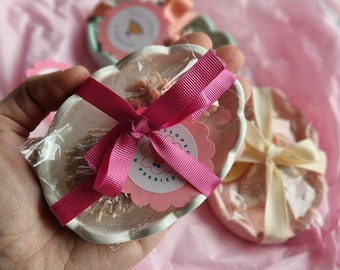 SWEET Soap Dish + Shelly Soap GIFT SET! Handmade Scalloped edge oval soap dish + 2 x vegan Vanilla shell soaps with cute ribbon + gift wrap!