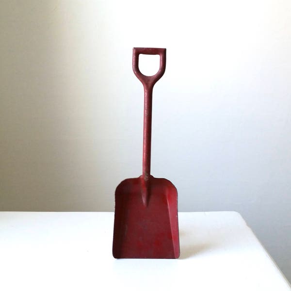 Vintage Ohio Art Toy Shovel . Antique Metal Toy Shovel . Old Red Sandbox Shovel . Farmhouse Decor . Rustic Wall Decor . Collectible Toy .