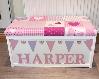 Toy box personalised with cushioned top/ toy chest/Lift off top
