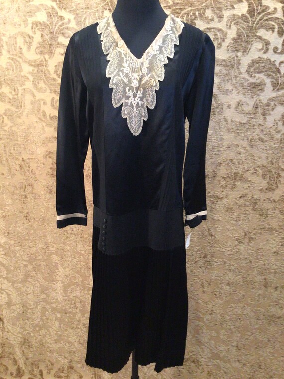 1920s Black Silk Lace Pleated Drop Waist Dress - Gem