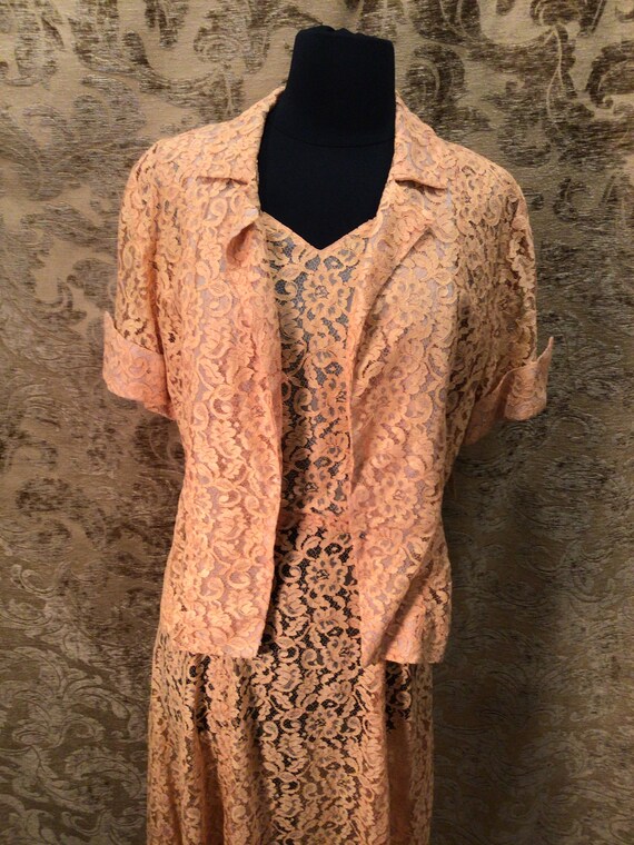 Vintage early 1940s 2pc. Peach Lace Dress and Jac… - image 2