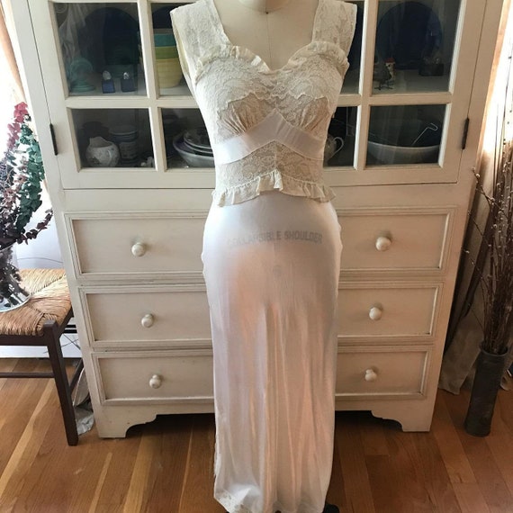Vintage 1940s Ivory Nightgown