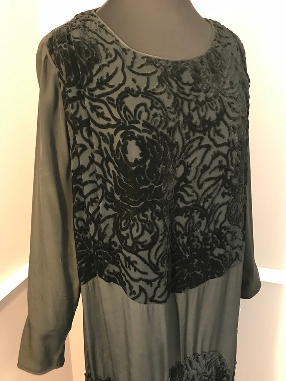 Authentic vintage 1920s-30s Blk Cut velvet and Si… - image 1