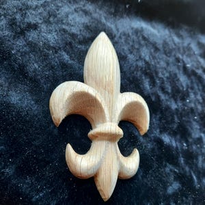 Onlay fleur de lys sculpté en chêne pour meuble de cheminée, décoration de manteau de cheminée, décoration sur bois de lys en chêne, fleur de lys français, décoration d'intérieur