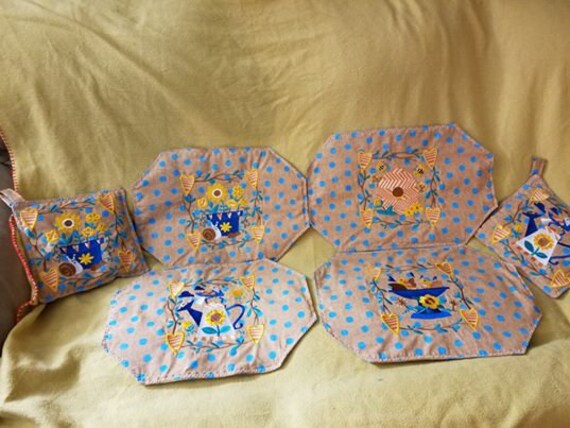 Embroidered Placemat,  Potholder Country setting with SunFlowers and personalized