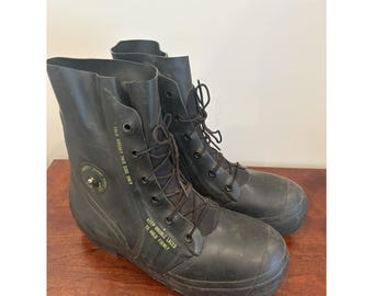 Mickey Mouse Bunny Boots 12 Regular Black Boots Used Military 1981