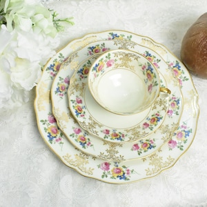 Wedding gift, Gift for her, White and Gold Vintage Bavaria  Tea Cup and 3 plates, tea cup set 4 piece collectible, tea cups  set