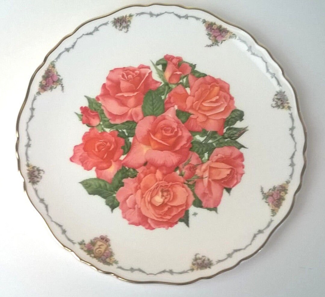 Royal Albert Plate Elizabeth of Glamis by Sara Anne Schofield