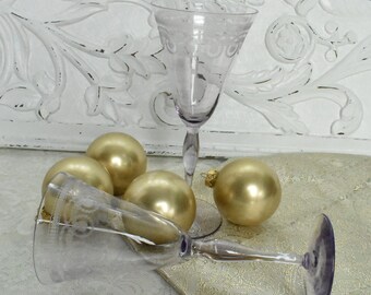 Vintage Purple Wedding Goblets, Amethyst Purple, Vintage Crystal Wedding Toasting Glasses, LAVENDER CHAMPAGNE goblets glasses