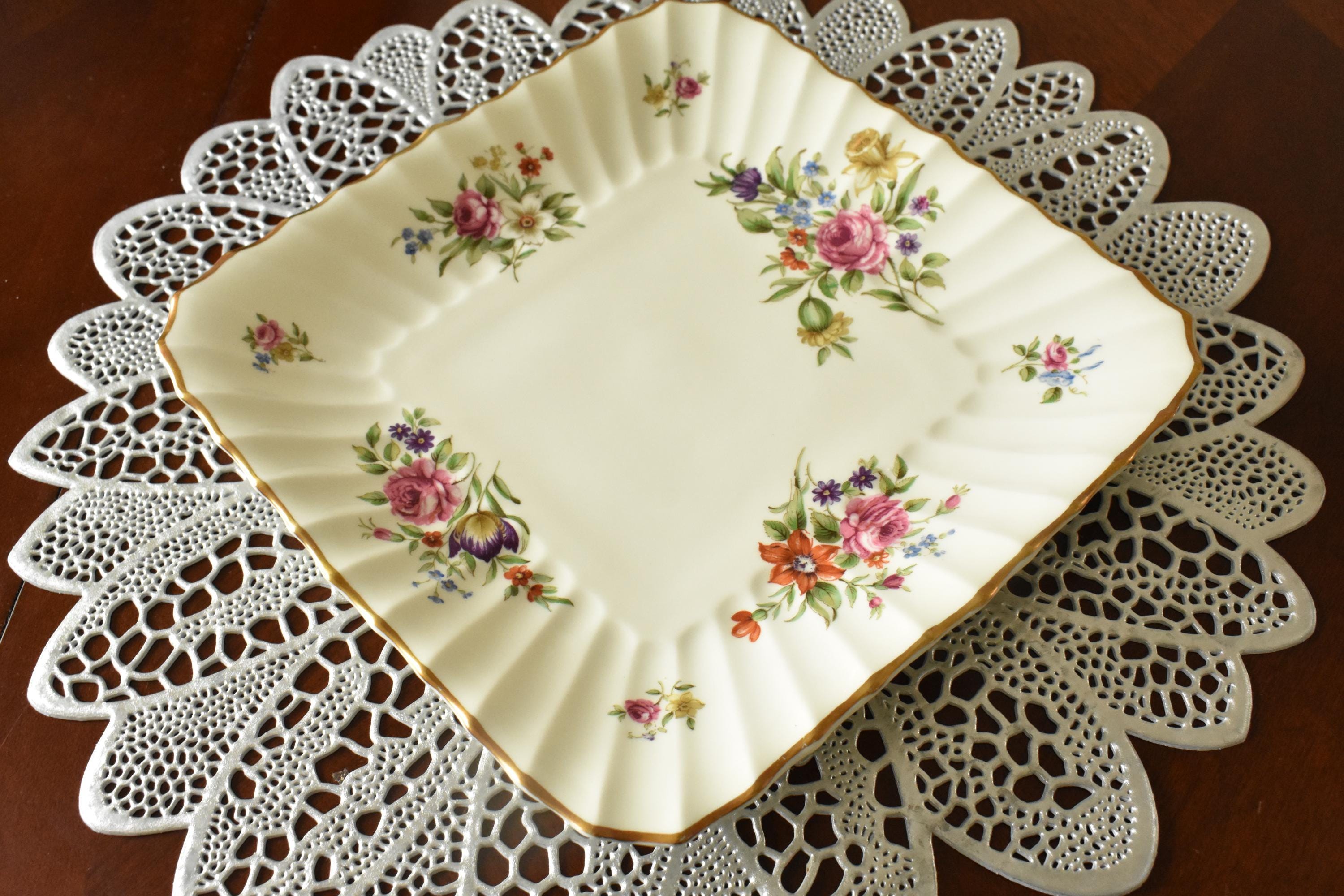 ☆新品　 W ORCESTER ROANOKE 大皿　31.8㎝ Royal Worcester Roanoke Tea Cup Saucer Sets (set of 4) Bone China