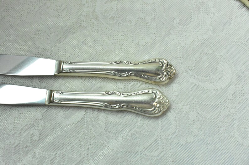 2 Dinner Knives Silverplate Vintage Lot