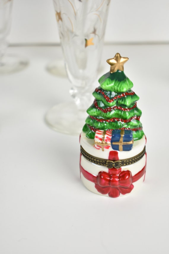 Christmas Tree Hand Painted Trinket Box, Ceramic T