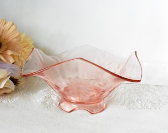 Vintage Pink Depression Glass Bowl, Pink Glass Ruffled Bowl, Blush pink glass bowl centerpiece, wedding collectible romantic cottage decor
